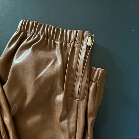 PAIGE | High Rise Pleated Mayslie Jogger - Cognac Vegan Leather, Size: 10 - Picture 7 of 10